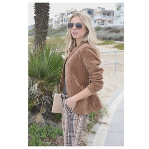 Textured Raw hem camel color blazer jacket Large - Picture 3 of 4